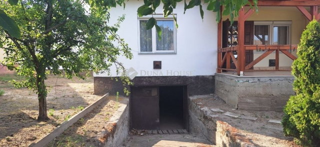 Eladó családi ház, Kecskeméten 64.9 M Ft, 4 szobás