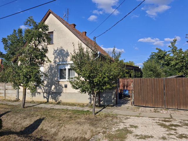 Eladó családi ház, Gyulán 39.9 M Ft, 3 szobás
