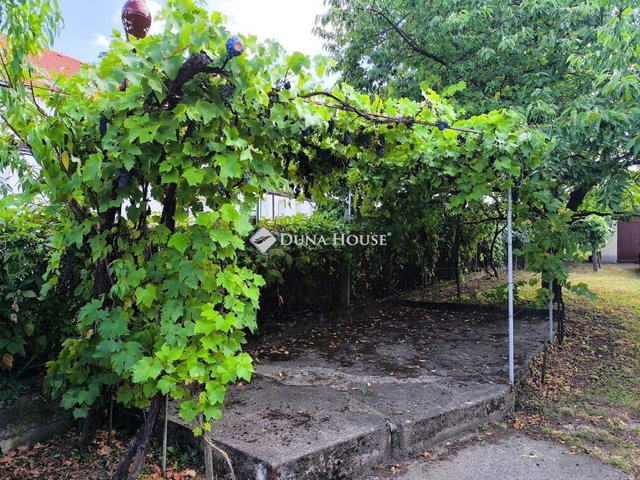 Eladó családi ház, Perőcsényen 34.9 M Ft, 4 szobás