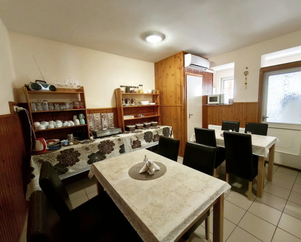 Eladó hotel, Egerben, Bartók Béla téren 290 M Ft, 9 szobás