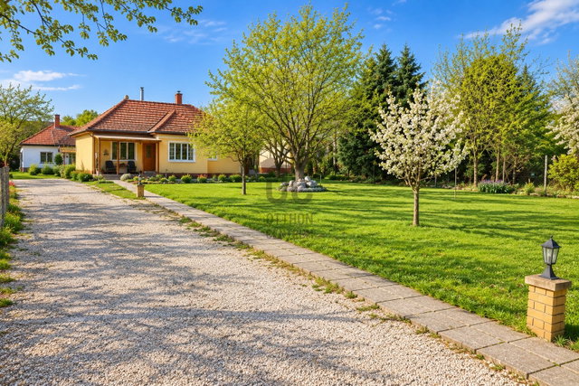Eladó családi ház, Balatonkenesén 129 M Ft, 4 szobás