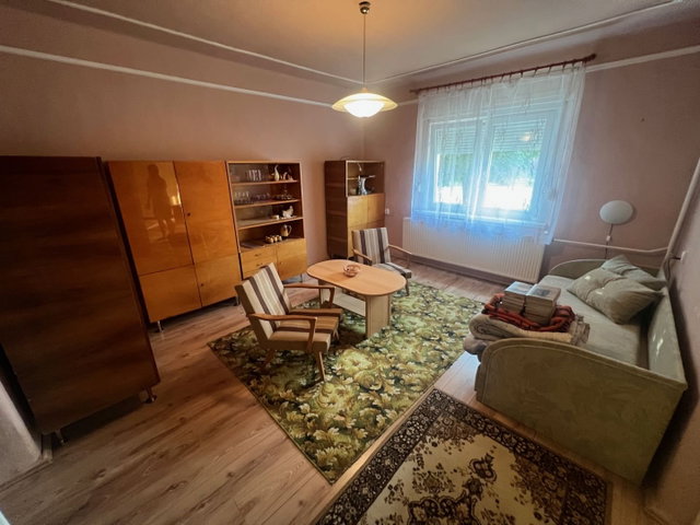 Eladó családi ház, Szarvason 22 M Ft, 2 szobás
