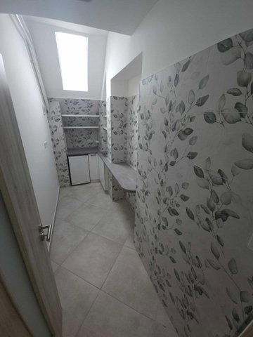 Kiadó iroda, Kecskeméten, Széchenyi téren 63 E Ft / hó