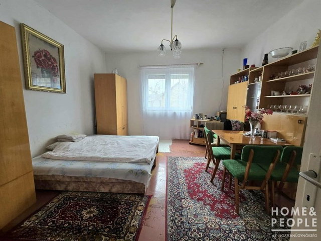 Eladó családi ház, Kiszomboron 26.499 M Ft, 3 szobás
