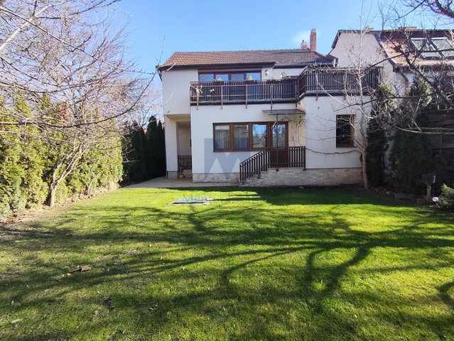 Eladó téglalakás, Győrött 109.99 M Ft, 3 szobás