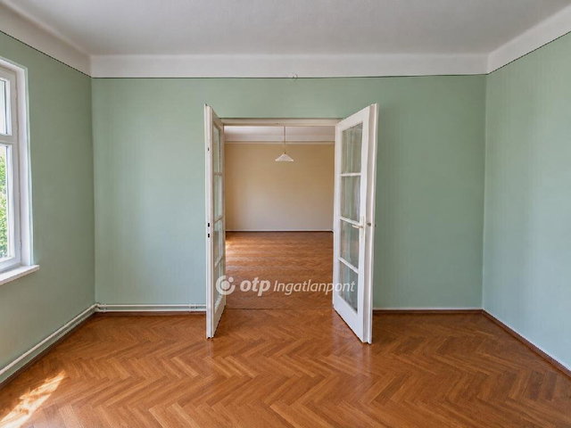 Eladó családi ház, Besnyőn 60 M Ft, 3 szobás
