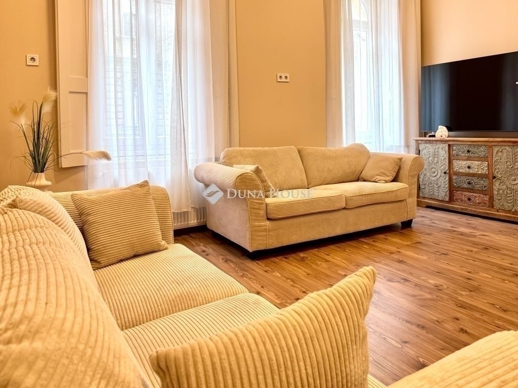 3 bed · 67m² · 97.900.000 ft