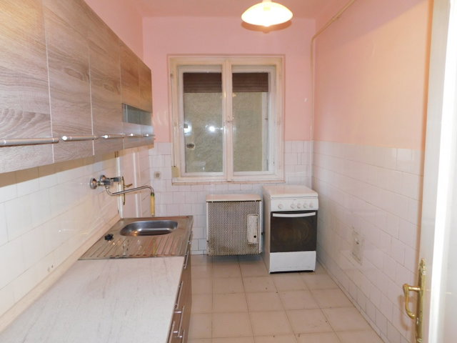 Eladó téglalakás, Szegeden 55 M Ft, 3 szobás