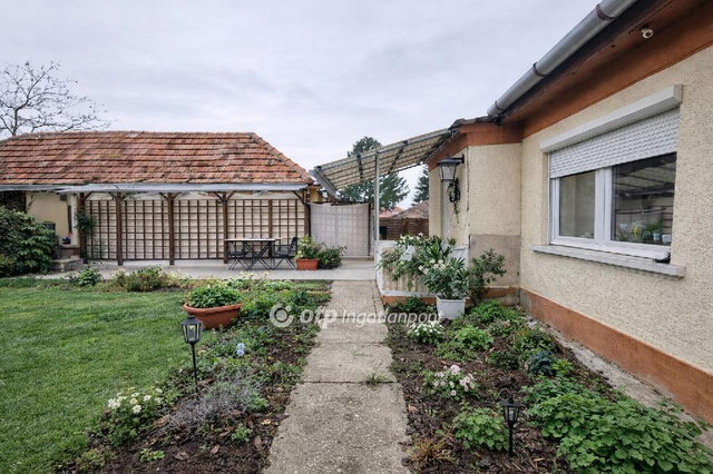 Eladó családi ház, Ceglédbercelen 43 M Ft, 3 szobás