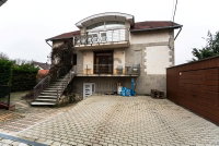 Eladó családi ház, Csömörön 289 M Ft, 7 szobás