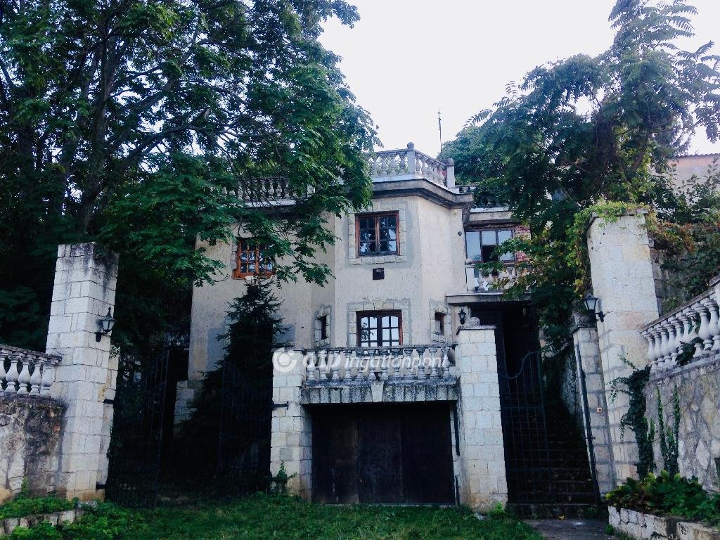 5 hálószoba · 410 m² · 64.900.000 Ft