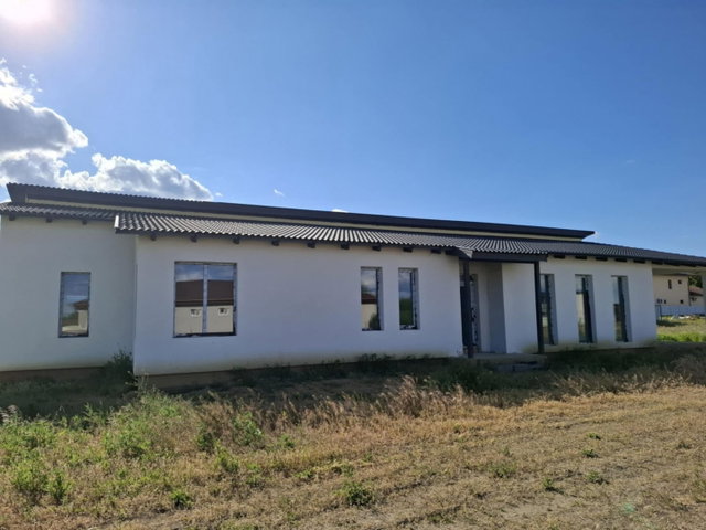 Eladó ikerház, Nyíregyházán 80 M Ft, 3 szobás