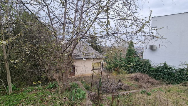 Eladó családi ház, Budapesten, III. kerületben 285 M Ft