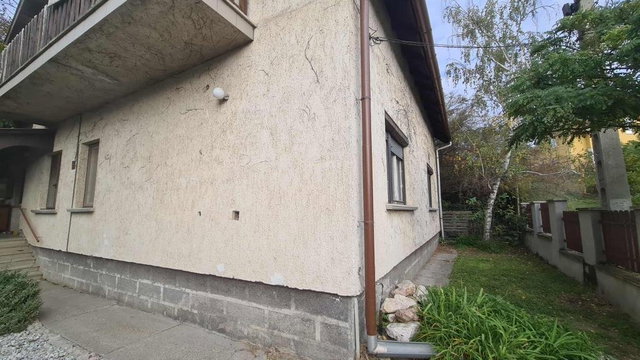 Eladó családi ház, Győrött 94.9 M Ft, 6 szobás