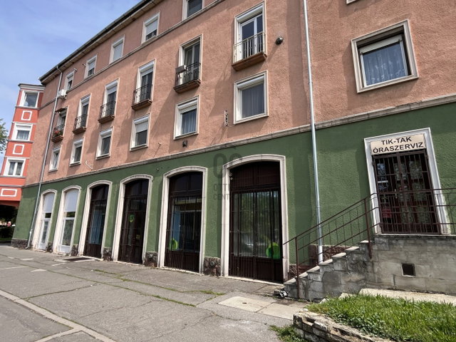 Eladó ipari ingatlan, Komlón 38 M Ft / költözzbe.hu