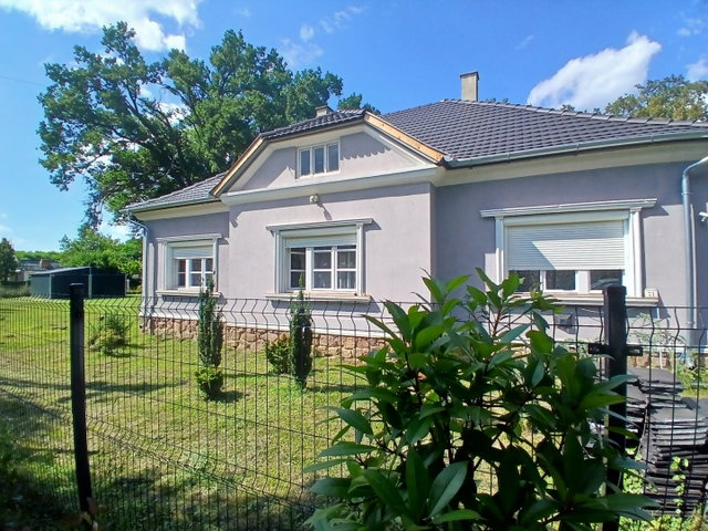 Eladó családi ház, Rinyaújlakon 70 M Ft, 3 szobás