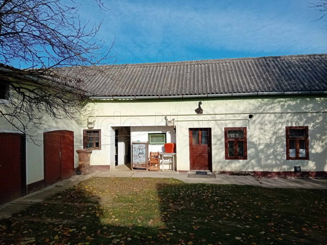 Eladó családi ház, Galambokon 75 M Ft, 11 szobás