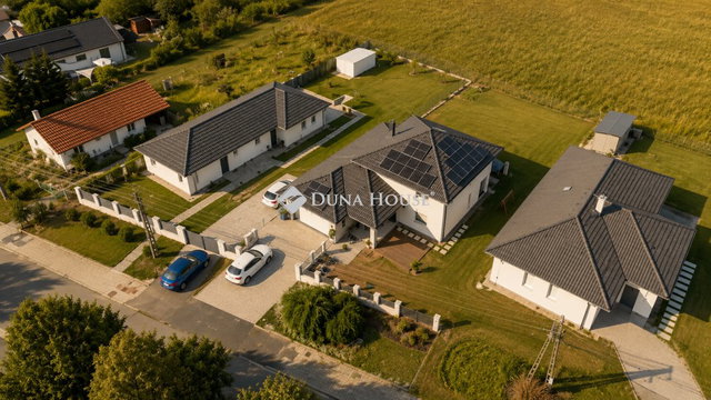 Eladó családi ház, Nemesvámoson 249 M Ft, 6 szobás