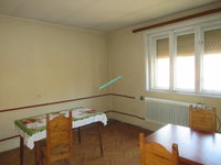 Eladó téglalakás