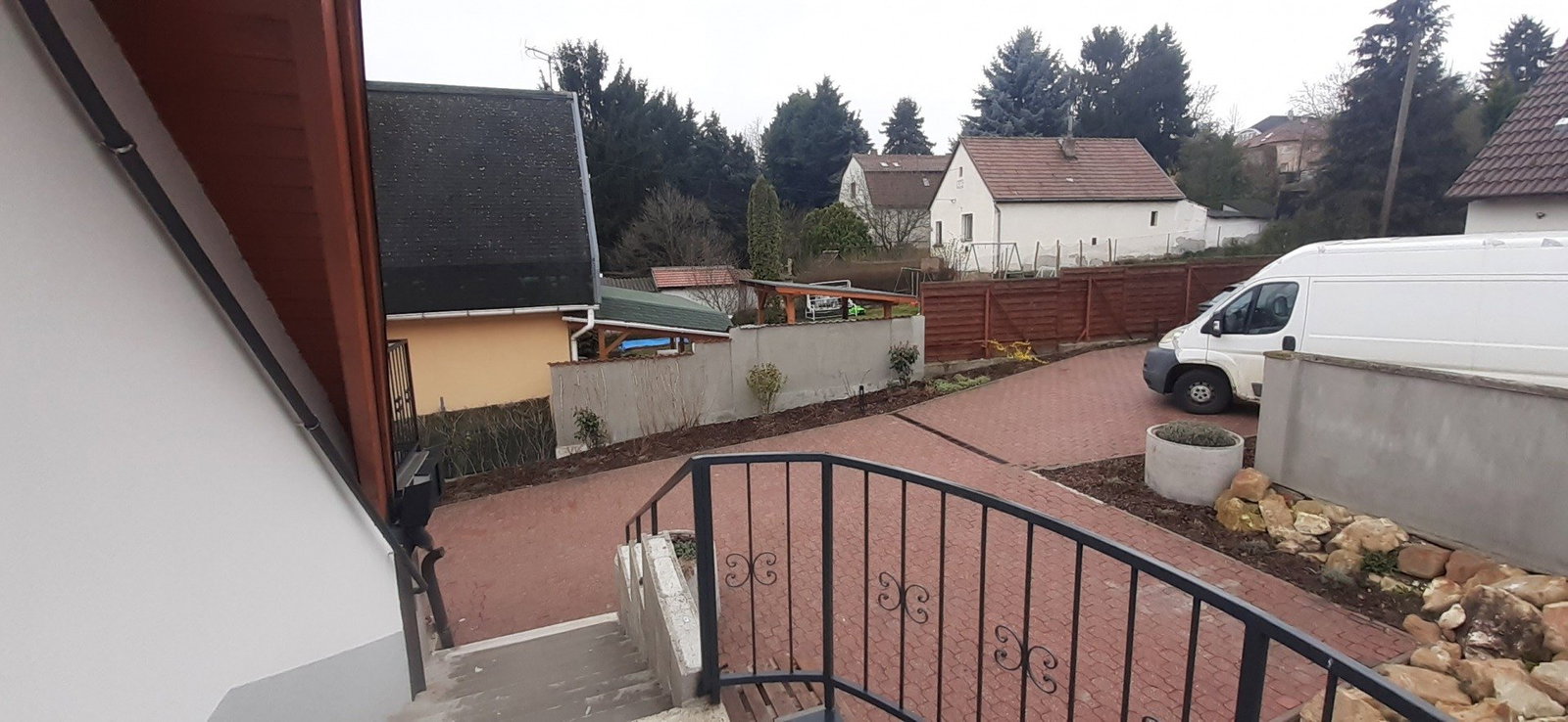 4 bed · 100m² · 550.000 ft