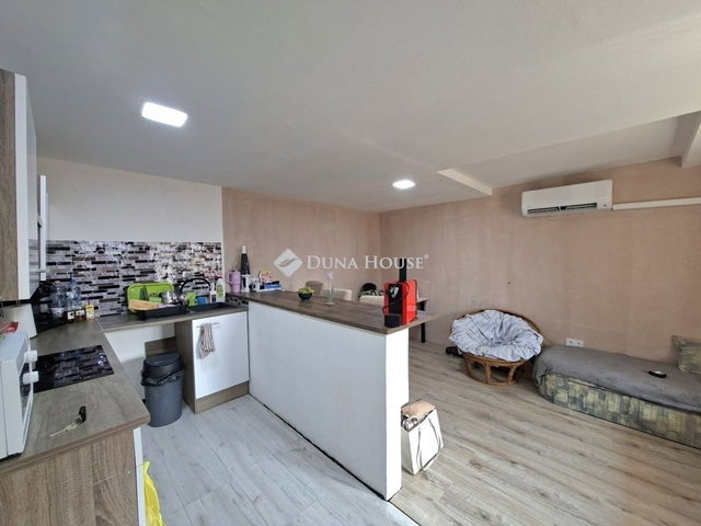 Eladó családi ház, Sárbogárdon 29.9 M Ft, 2 szobás