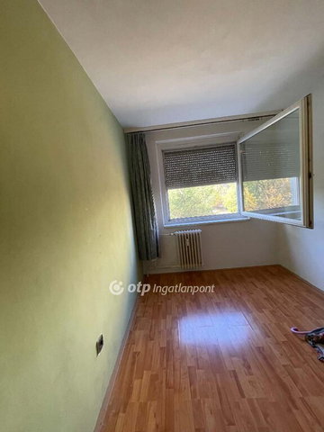 Eladó panellakás, Nyíregyházán 39.9 M Ft, 2 szobás