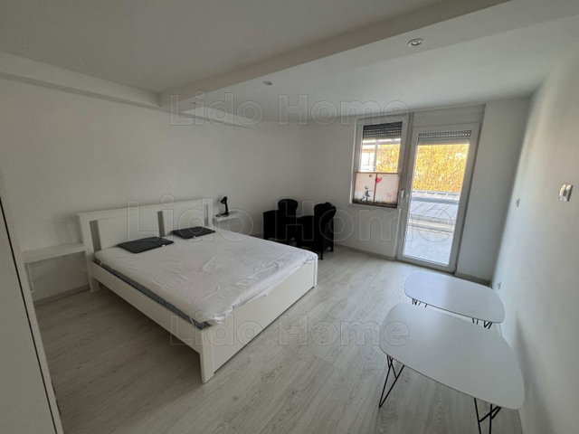 Eladó téglalakás, Zamárdiban 74.9 M Ft, 2 szobás