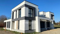 Eladó téglalakás