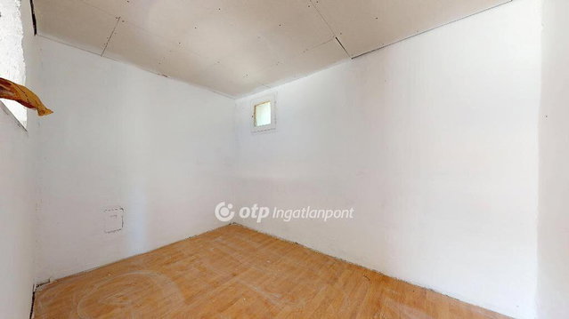 Eladó családi ház, Gesztelyben 11 M Ft, 2 szobás