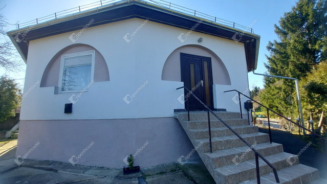 Eladó családi ház, Kaposváron 84.9 M Ft, 5 szobás