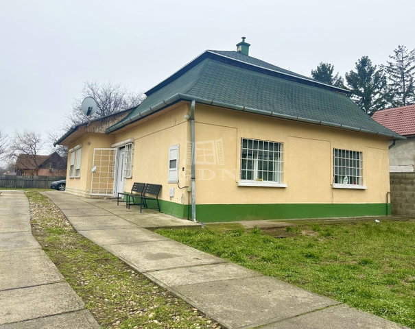 Eladó családi ház, Szigethalmon 74 M Ft, 4 szobás