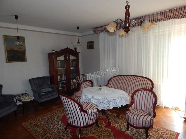 Eladó sorház, Lábatlanon, Vasút utcában 41 M Ft, 3 szobás