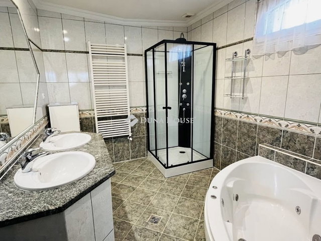 Eladó családi ház, Tápiószecsőn 118.5 M Ft, 3 szobás