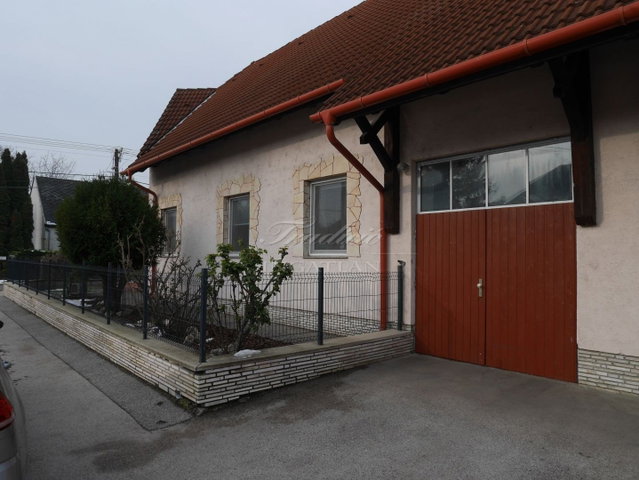 Eladó családi ház, Győrött 126 M Ft, 4 szobás