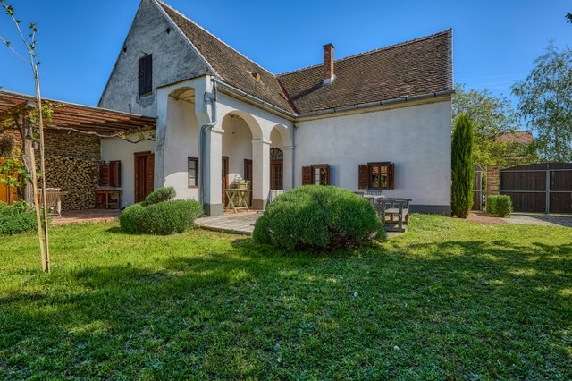 Eladó családi ház, Petőházán 125 M Ft, 3 szobás