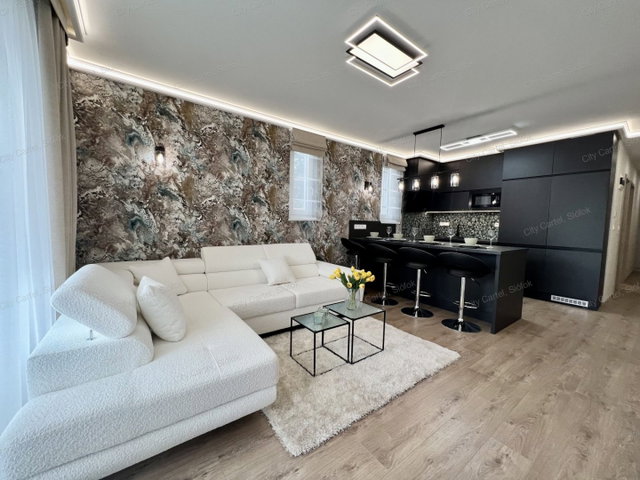 Eladó téglalakás, Balatonlelleén 89.9 M Ft, 2 szobás