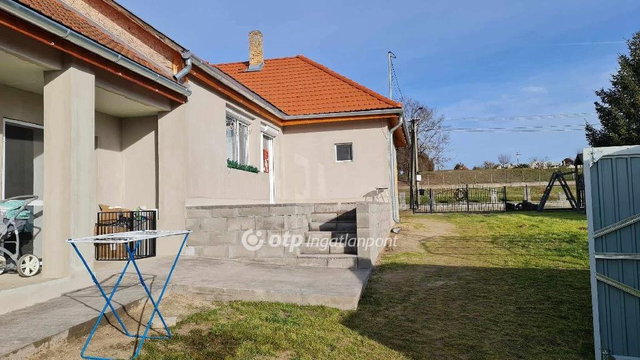 Eladó családi ház, Vajtán 50 M Ft, 2+2 szobás
