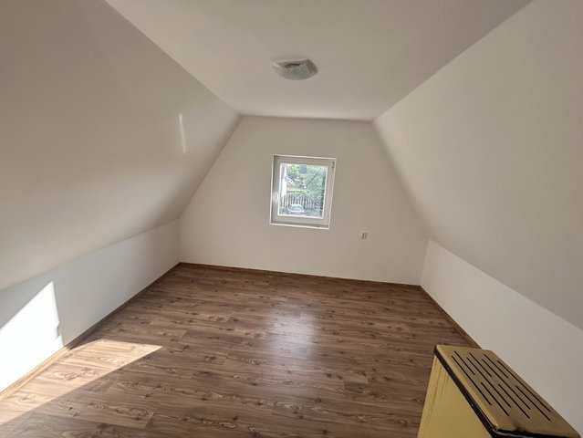 Eladó családi ház, Csornán 43.6 M Ft, 2 szobás