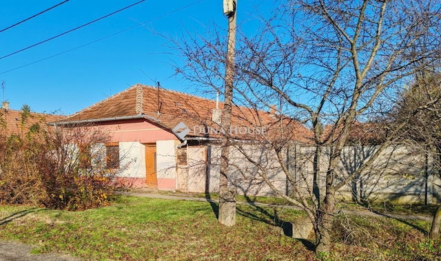 Eladó családi ház, Békéscsabán 9.99 M Ft, 3 szobás