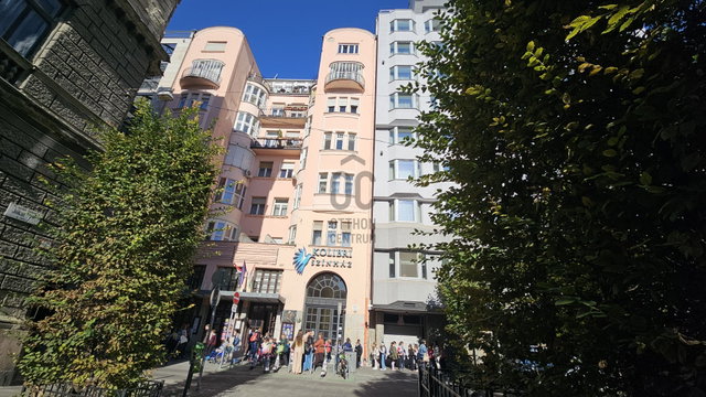 Eladó téglalakás, Budapesten, VI. kerületben 49.9 M Ft, 1 szobás