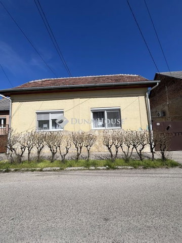 Eladó családi ház, Várpalotán 48 M Ft, 3 szobás