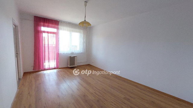 Eladó téglalakás, Kisújszálláson 36 M Ft, 2 szobás