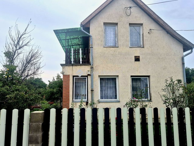 Eladó családi ház, Kunmadarason 21.5 M Ft, 3 szobás