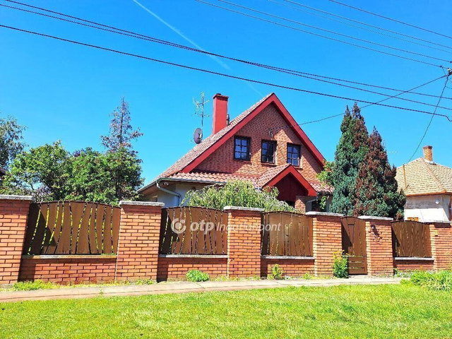 Eladó családi ház, Kecskeméten 115.9 M Ft, 3+2 szobás