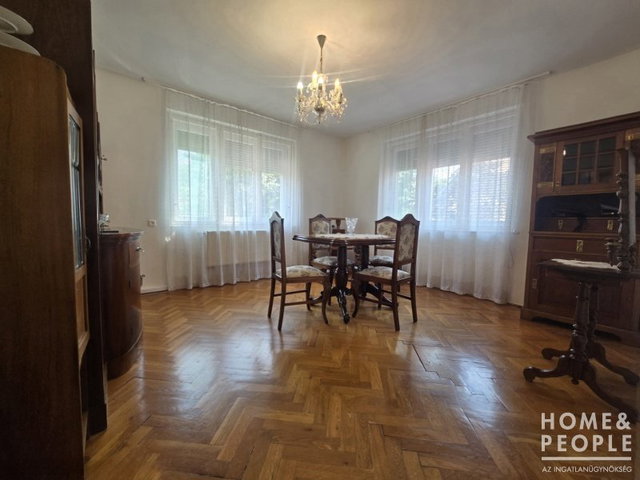 Eladó családi ház, Hódmezővásárhelyen 99 M Ft, 4+1 szobás