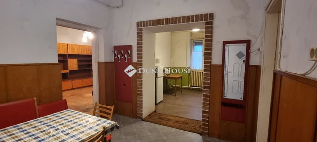 Eladó családi ház, Kővágóörsön 42 M Ft, 2 szobás