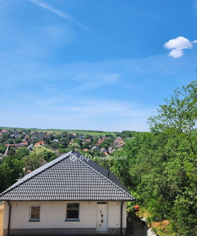 Eladó téglalakás, Pécelen 137.9 M Ft, 3+1 szobás