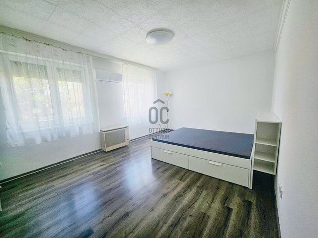Eladó családi ház, Cegléden 105 M Ft, 4 szobás