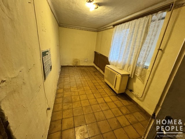 Eladó családi ház, Óföldeákon 9 M Ft, 3 szobás