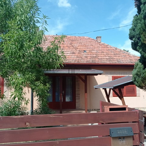Kiadó családi ház, albérlet, Zamárdiban 200 E Ft / hó